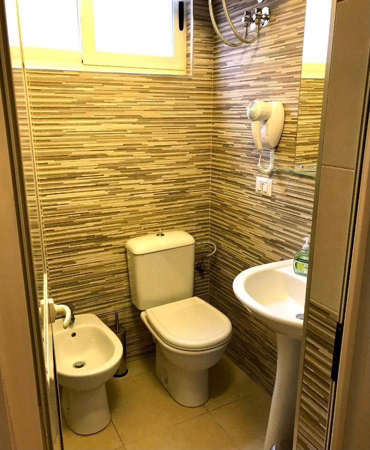 Home Away From Home Apartment Durrës Kültér fotó