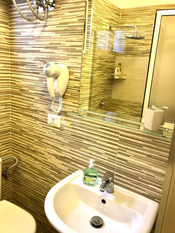 Home Away From Home Apartment Durrës Kültér fotó