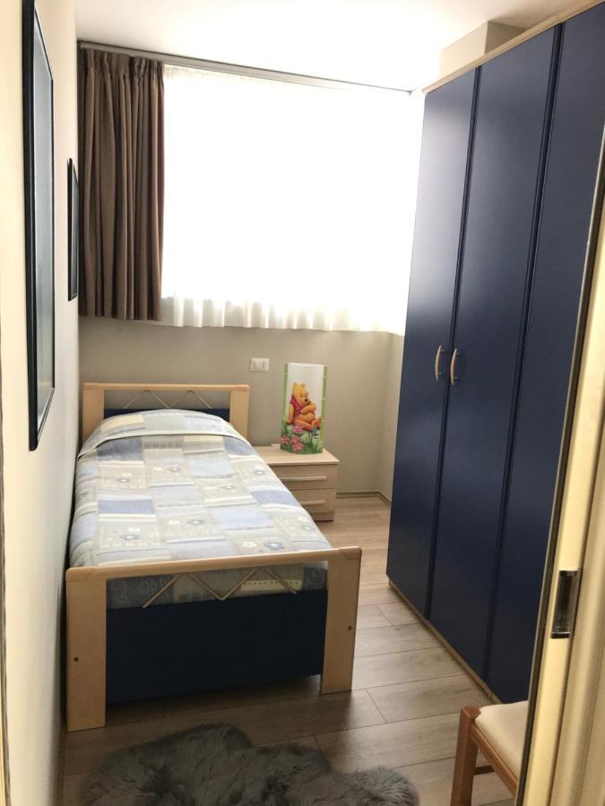 Home Away From Home Apartment Durrës Kültér fotó