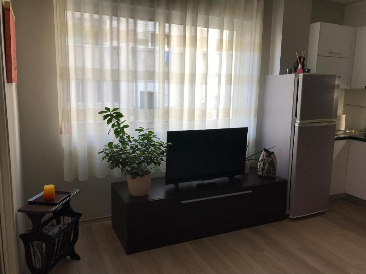 Home Away From Home Apartment Durrës Kültér fotó