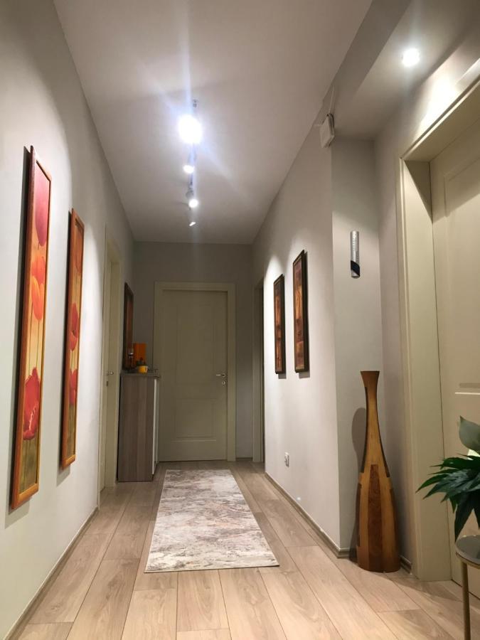 Home Away From Home Apartment Durrës Kültér fotó