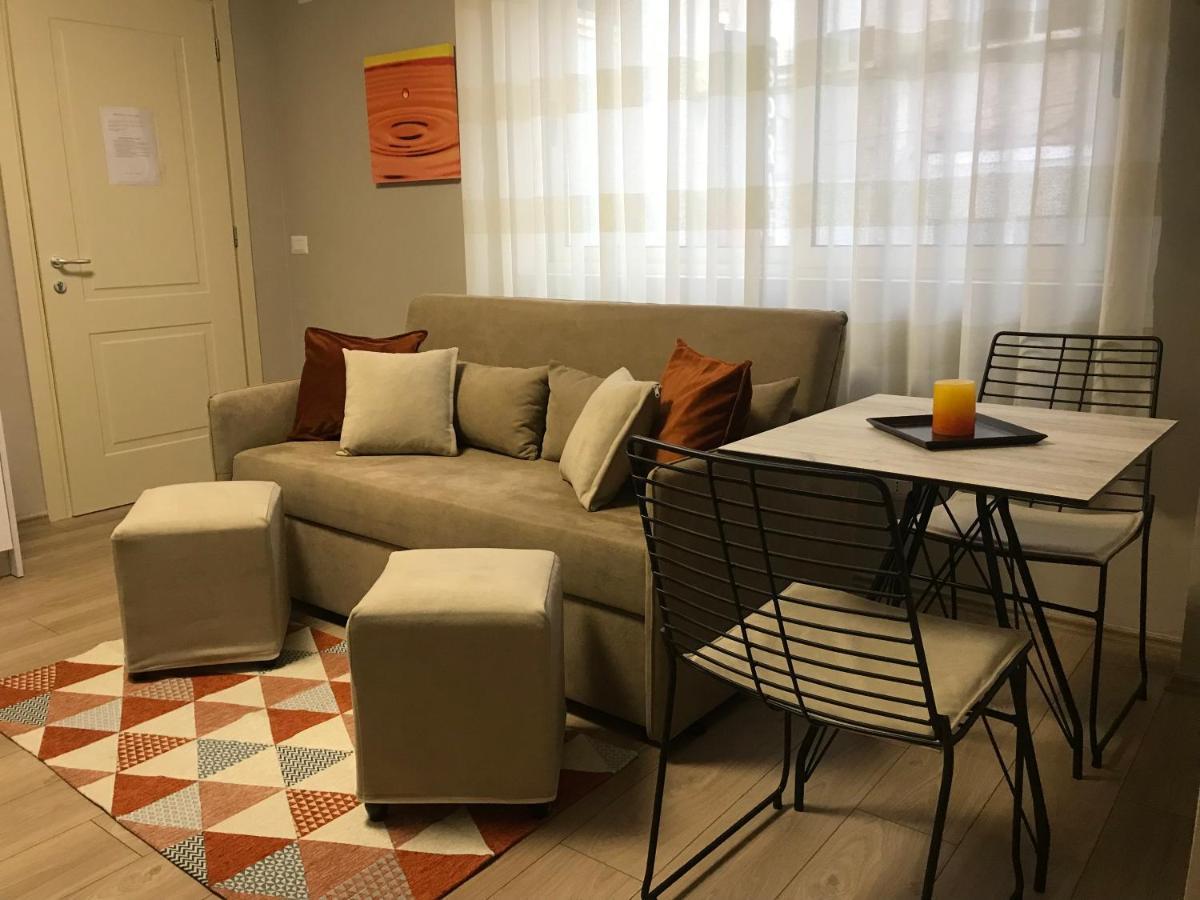 Home Away From Home Apartment Durrës Kültér fotó